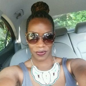 Meet your Posher, Tonia